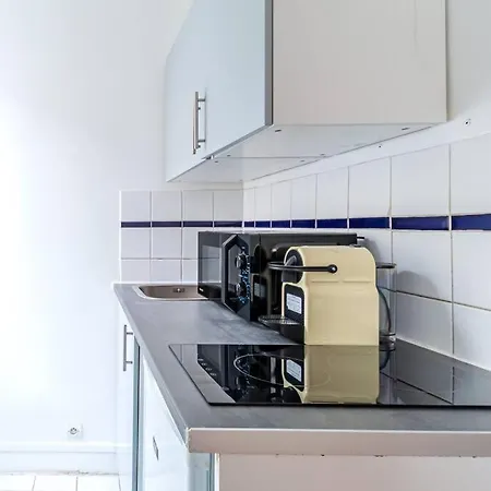 Avenue Philippe Auguste Apartment Paris